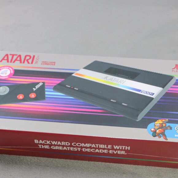 Atari 7800+ Video Game Console New Sealed Wireless CX78+ Gamepad Crystal Quest - Picture 1 of 10